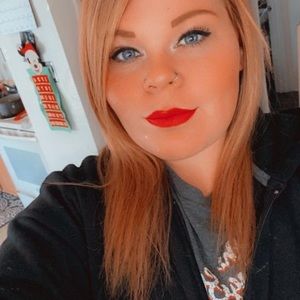 Meet your Posher, Destinee